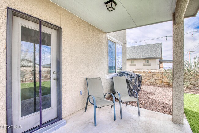 Building Photo - 7517 Red Cedar Dr