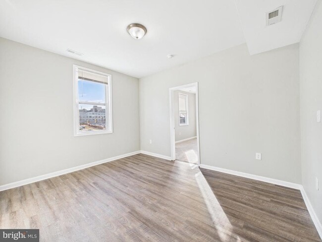 Building Photo - 300 W Chesapeake Ave