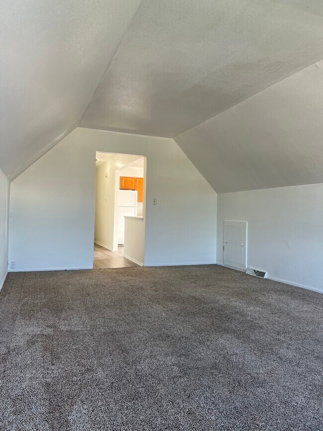 Building Photo - 2615 W Grange Ave