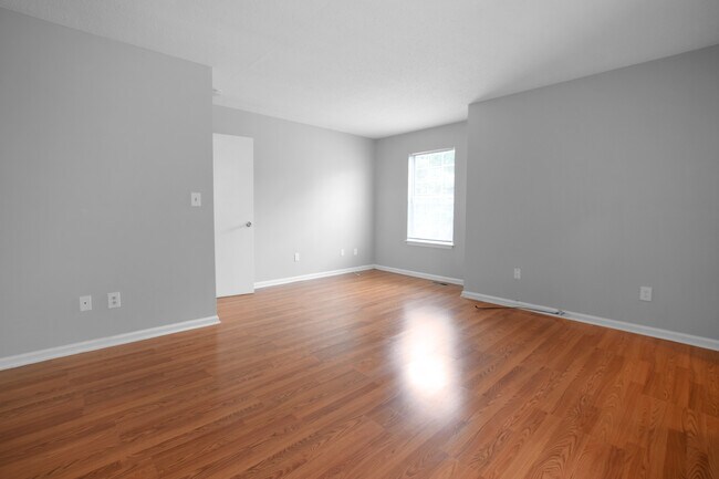 Building Photo - 240 Ferdinand Cir