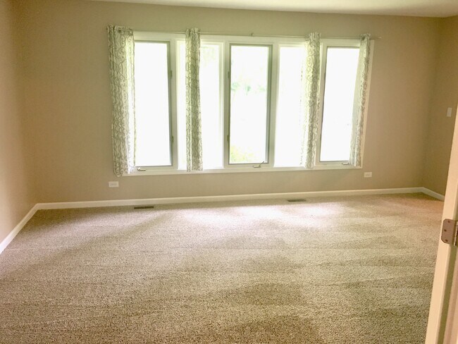 Building Photo - 761 Cynthia Dr