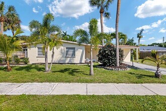 Building Photo - SFH Fort Myers 1561