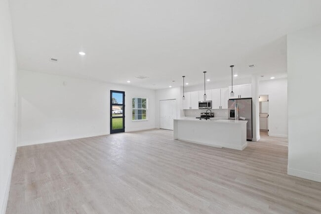 Building Photo - 5256 SW 155th Loop