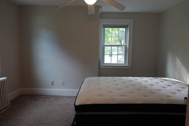 Building Photo - 80 Center St