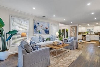 Building Photo - 6514 Kenwell St