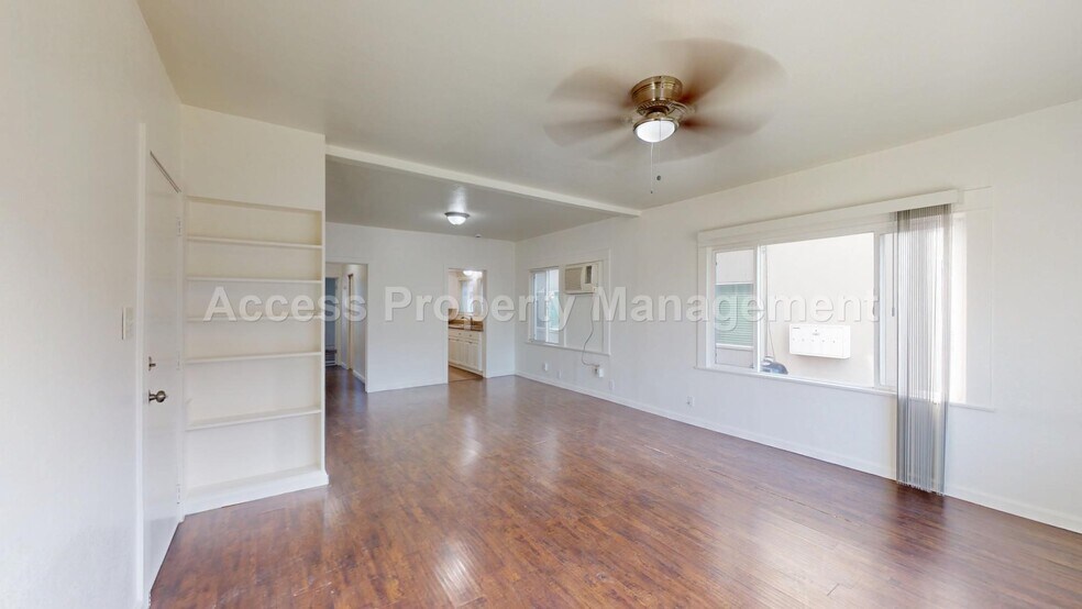 Building Photo - 21 E Walnut St