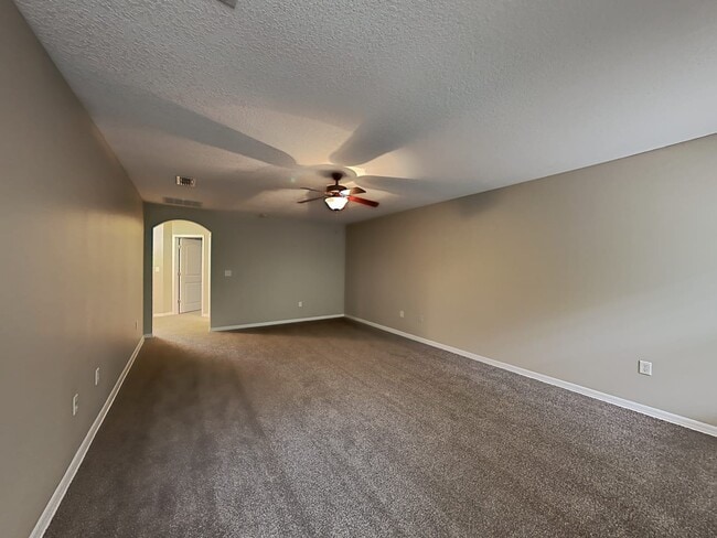 Building Photo - 3662 Lightview Ln