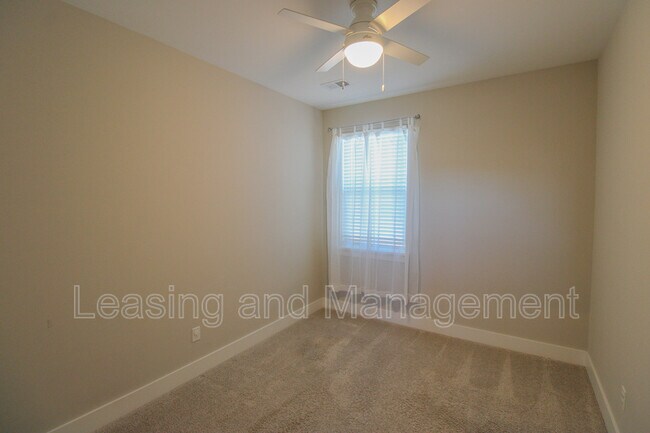 Building Photo - 286 Great Lawn Dr