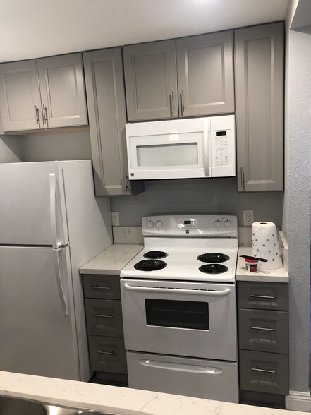 kitchen - 1906 S Tremont St