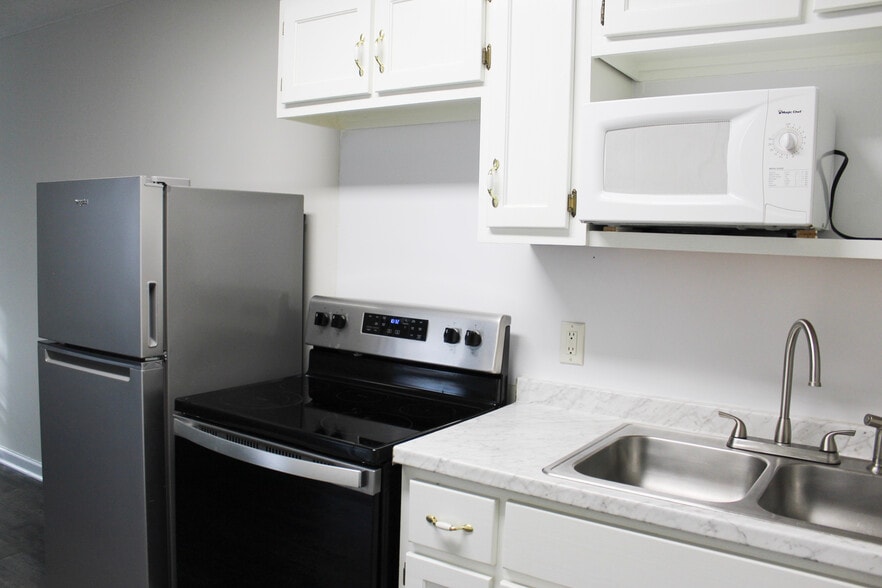 Building Photo - 1351 N Dixie Ave