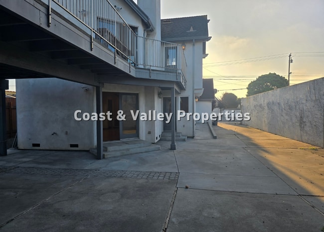 Building Photo - South Salinas Home for RENT!!!