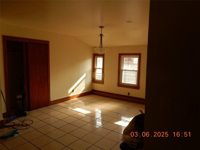 Building Photo - 11 Beekman Ave