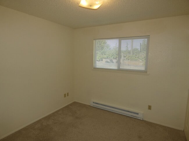 Building Photo - **Beautiful Duplex**