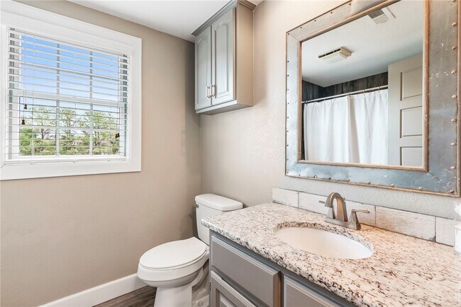 Building Photo - 5307 S Bellview Rd