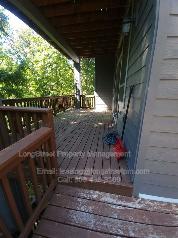 Building Photo - 9739 NW Henry Ct
