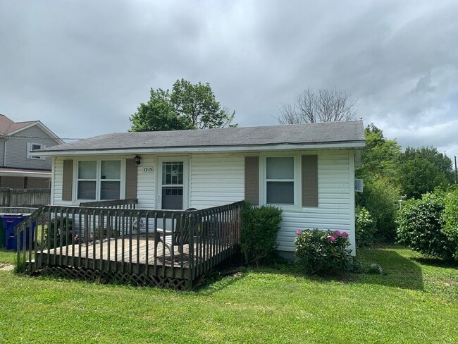 Building Photo - 2 Bedroom 1 Bath House