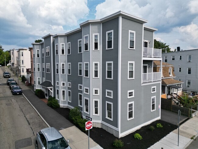 Building Photo - 24 Arcadia St