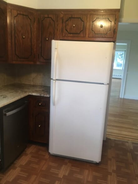 Building Photo - 67 E Hawthorne Ave