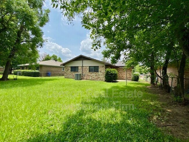 Building Photo - 134 S Greenbrook Loop
