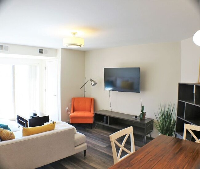 Building Photo - $2,100 | 2 Bedroom, 2 Bathroom Semi-Furnis...