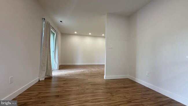 Building Photo - 3300 Johns Ct