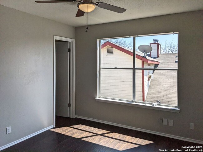 Building Photo - 5528 ALLBROOK