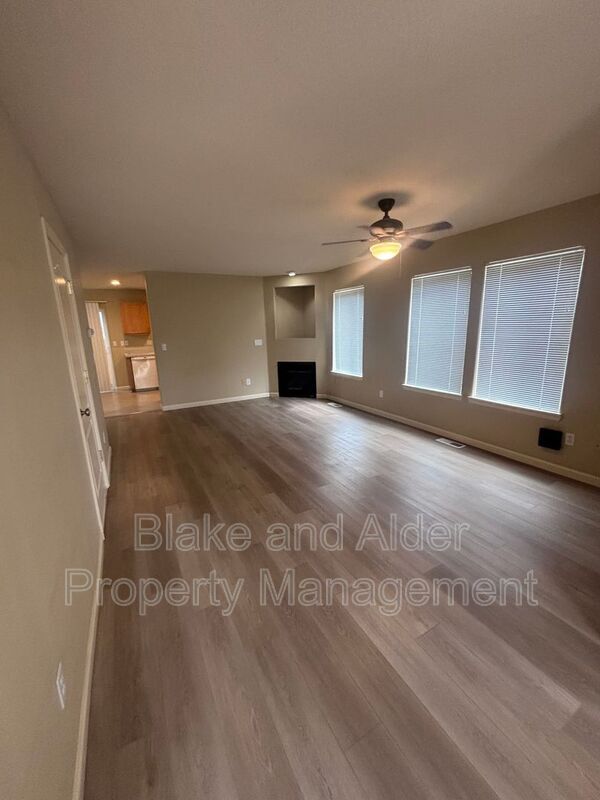 Building Photo - 7012 SE 72nd Ave