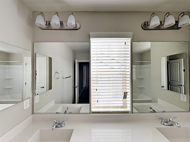 Building Photo - 20735 W Point Ridge Rd