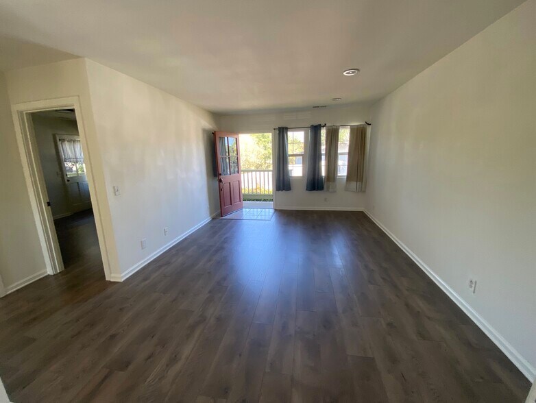 Building Photo - 602 W Carrillo St