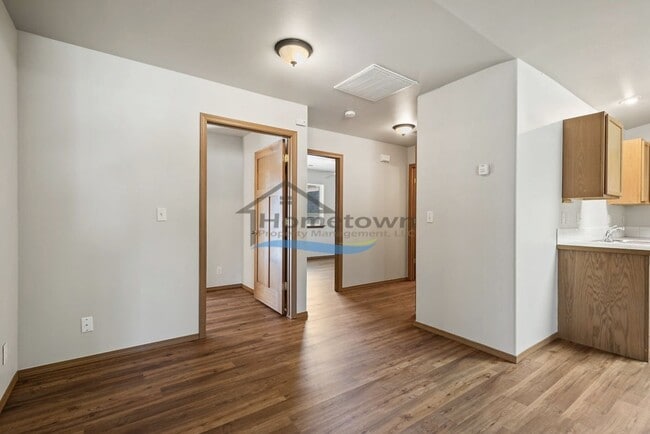 Building Photo - Two-Bed, Two-Bath Duplex with Garage in Co...