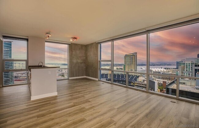 Building Photo - 321 Tenth Ave