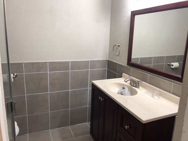 Building Photo - Down Town