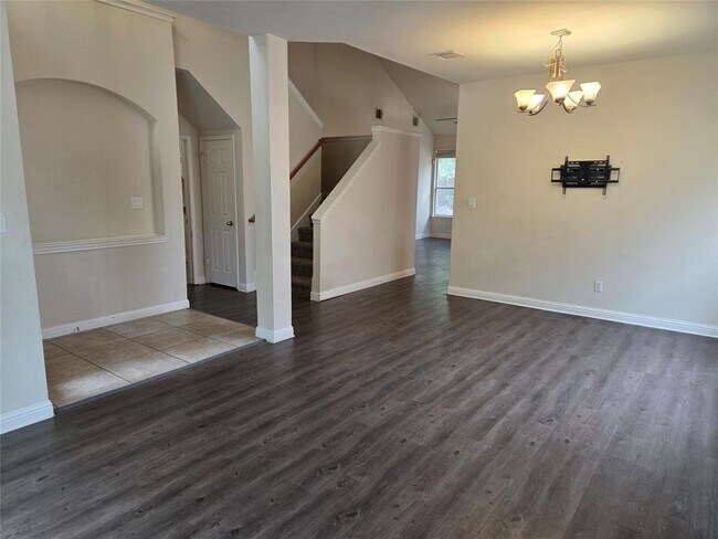 Building Photo - 607 Meadow View Dr