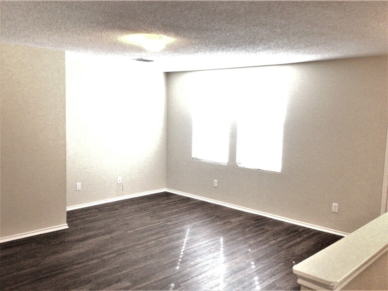 Building Photo - 3030 Dusty Ridge Dr