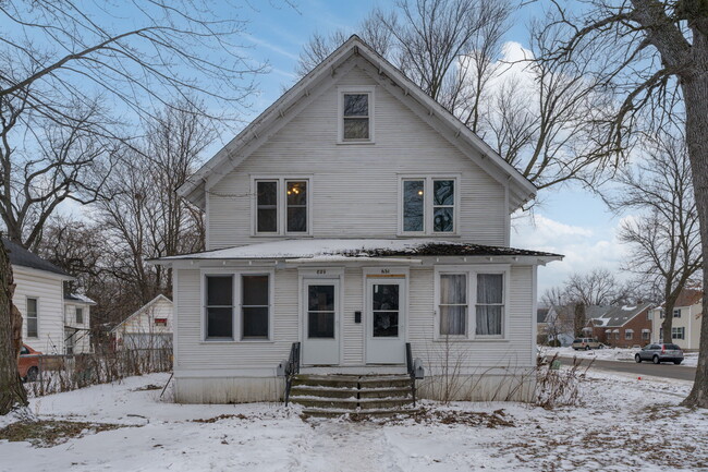 Building Photo - 629 3rd St NE