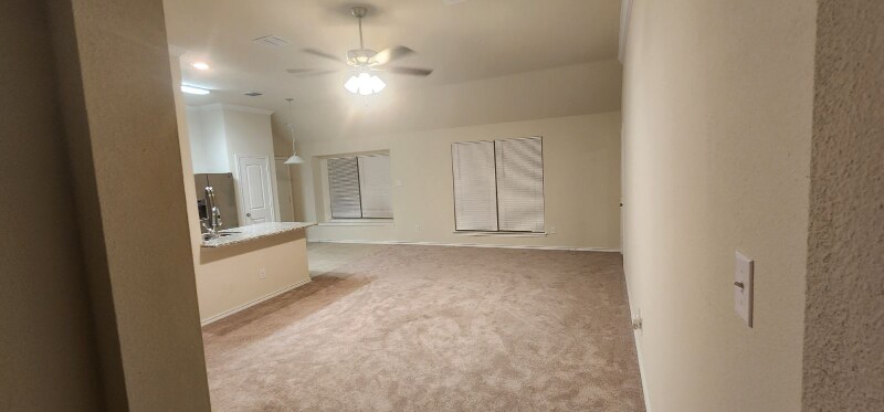 Building Photo - 417 Greenhaven Dr