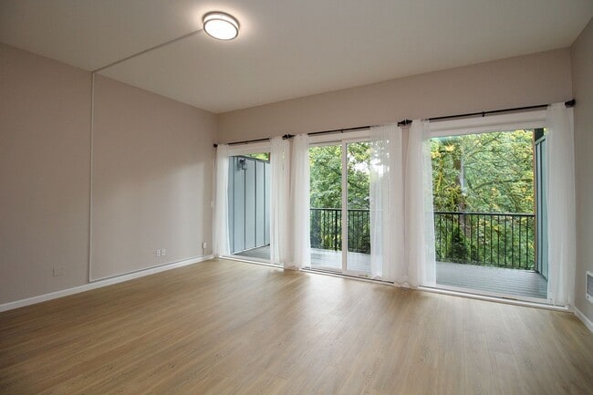 Building Photo - 4 Touchstone Dr