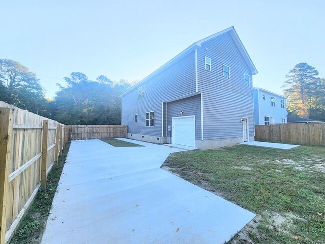 Building Photo - 4859 Town Point Road