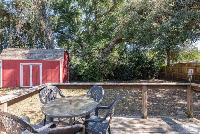 Building Photo - 802 Rue Max St