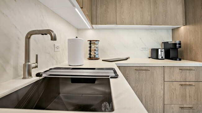 Building Photo - 1926 6th St NW