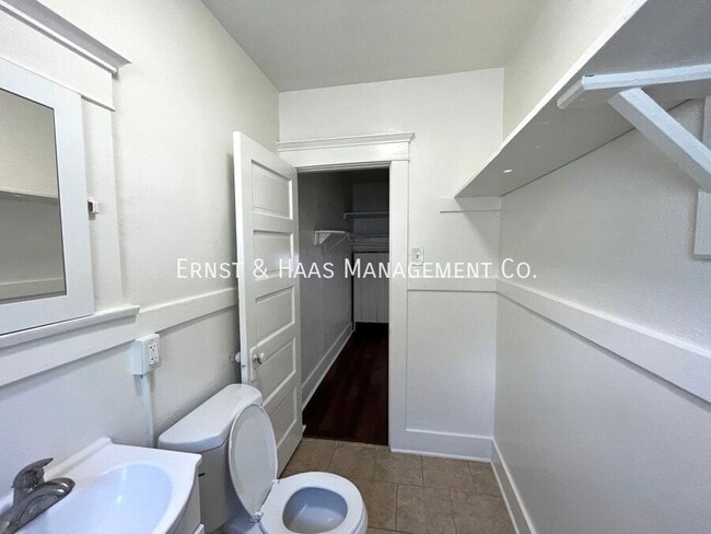 Building Photo - 826 Magnolia Ave