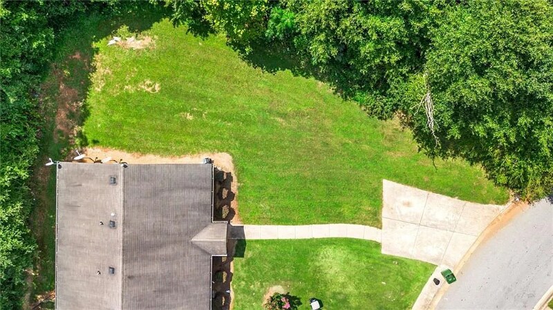 Building Photo - 598 Elle's Wy