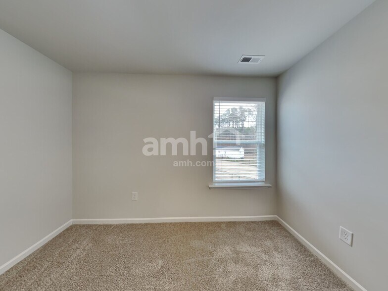 Building Photo - 4001 Zepelin Wy