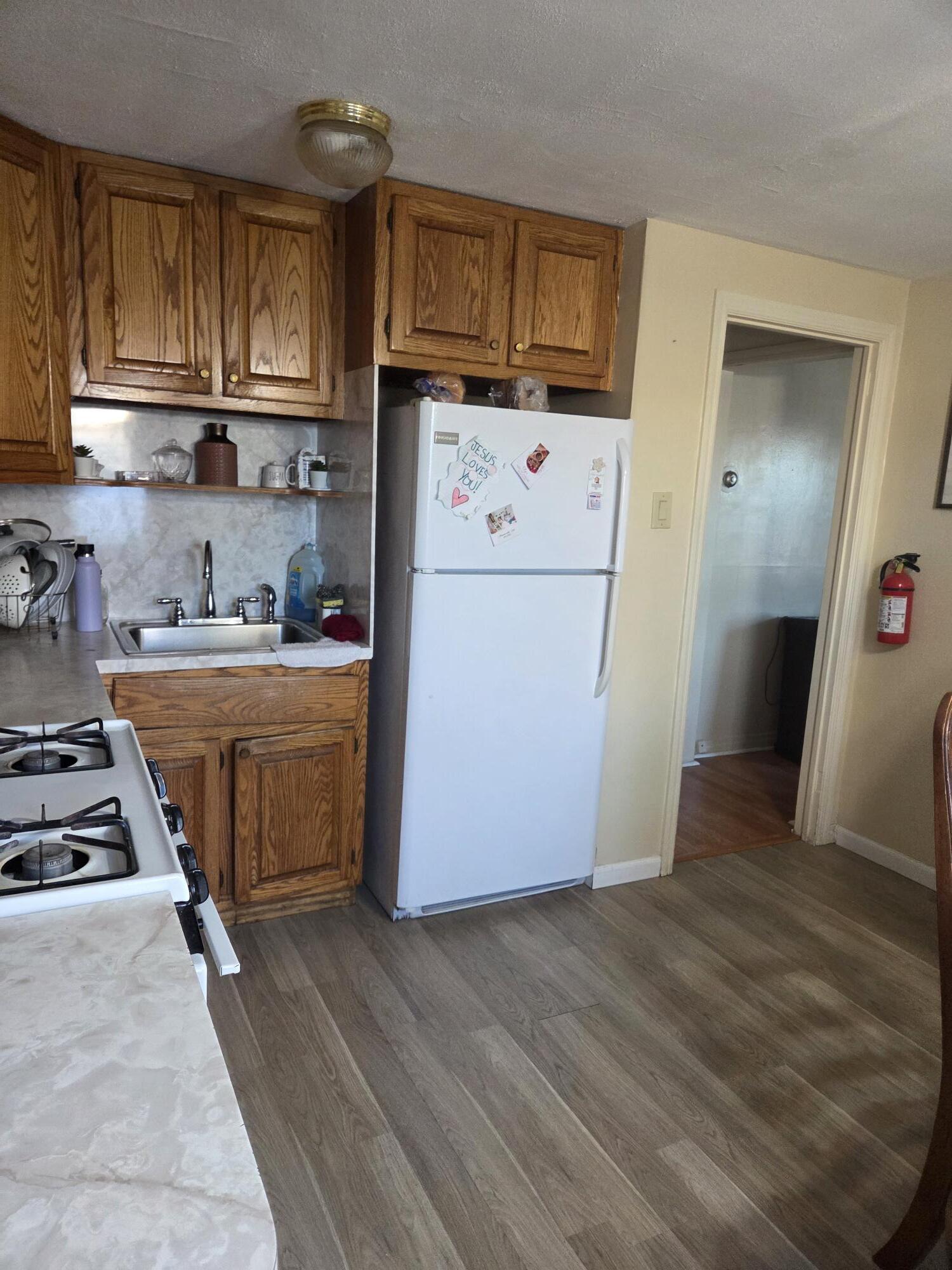 Building Photo - 413 Paderewski Ave