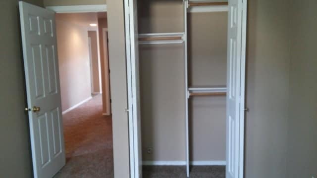 Building Photo - WOODLAND 3 BEDROOM, 3 BATH BEAUTY!