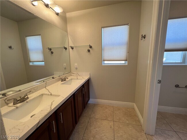 Building Photo - 9460 Glendora Valley St