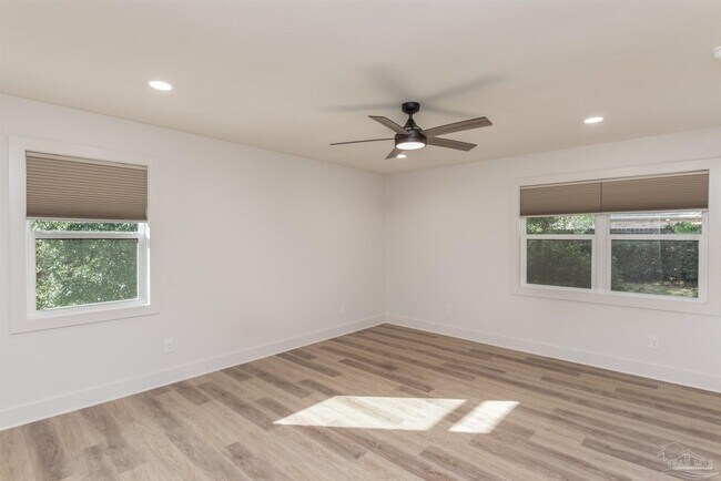 Building Photo - 2540 Hallmark Dr