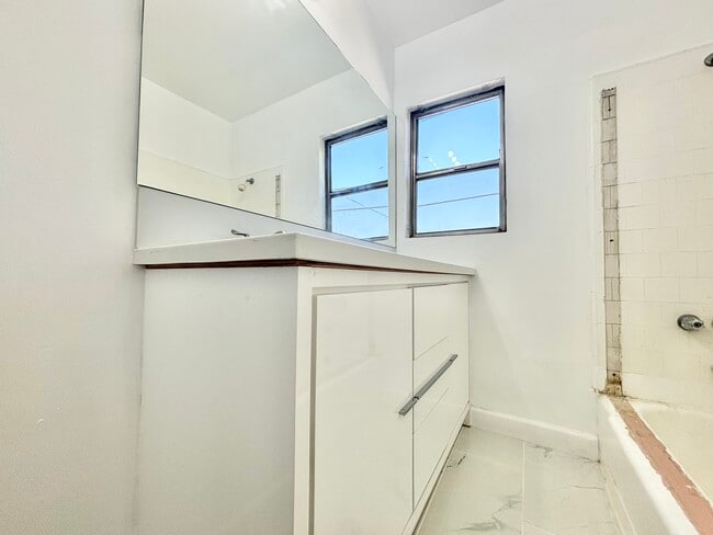 Building Photo - 6337 Whitsett Ave