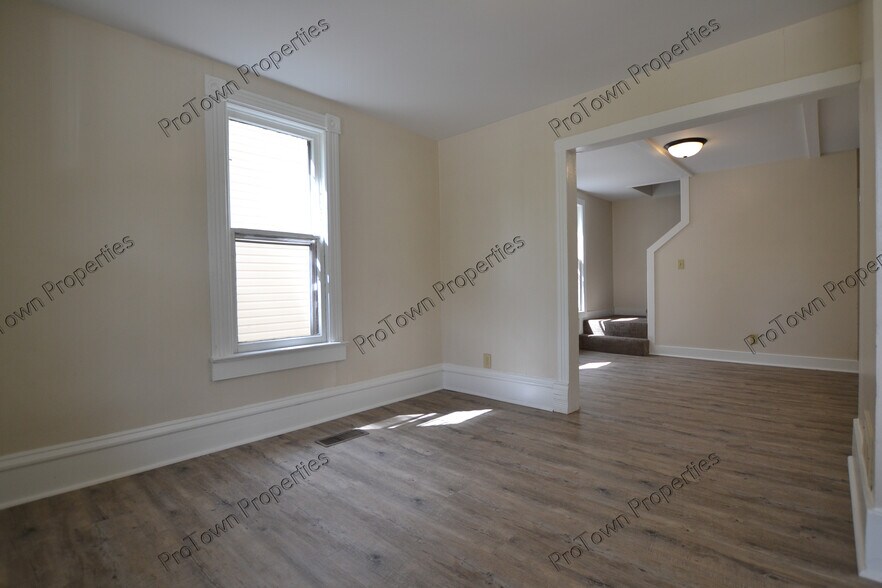 Building Photo - 651 N Bluff St