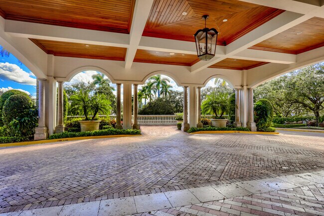 Building Photo - 128 Esperanza Way